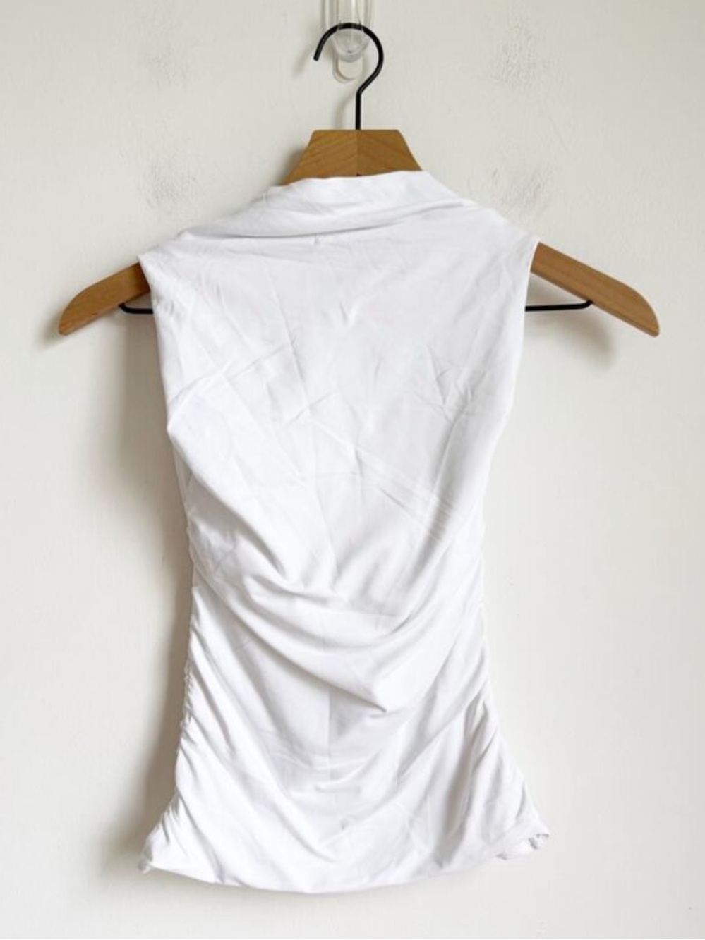 Aritzia White Contour Flourish Clean Girl Aesthetic Top, NWOT - Picture 4 of 9